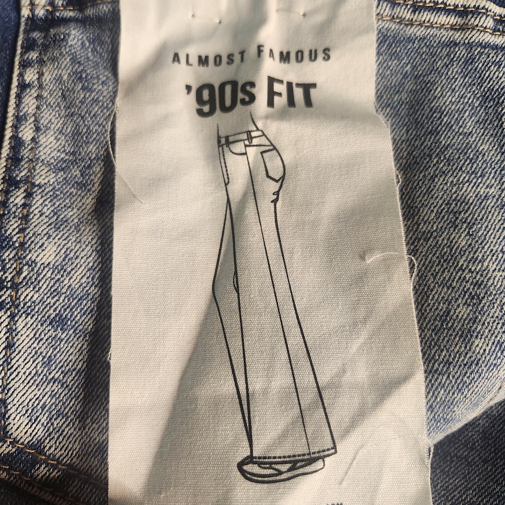 Almost Famous Light Blue '90s Fit Jeans